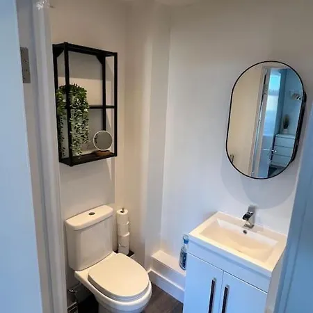 Abbotsbury 1 Bed Opposite Uwe Free Parking *