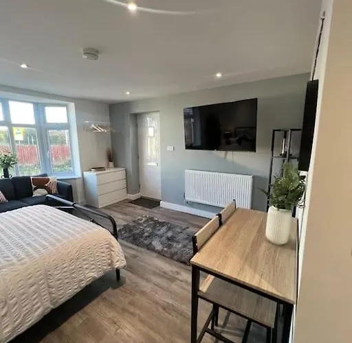 Abbotsbury 1 Bed Opposite Uwe Free Parking Bristol